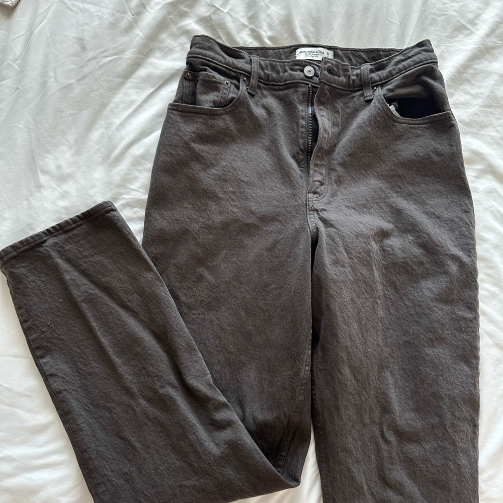 Abercrombie & Fitch Women's Straight Leg Jeans - brown wash